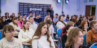 Курганских студентов и школьников знакомят с фармацевтикой изнутри - Новый мир