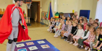 Для малышей организовали квест-игру по Правилам дорожного движения - Город Пенза