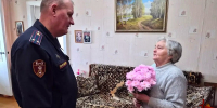В Татарстане сотрудники Росгвардии поздравили ветеранов ведомства с Днем пожилого человека - Росгвардия