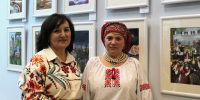 В библиотеке им. В. Маяковского открылась выставка картин о дружбе народов - Библиотечная информационная система