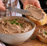 Печень больше не жарю кусками: взбиваю с луком и маслом — получается нежная намазка на хлеб - Pg11.Ru