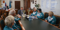 Сахалинцы получили награды от губернатора после успеха на Спартакиаде пенсионеров России - SakhalinMedia.Ru