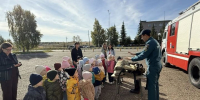 Воспитанники детского сада Камских Полян познакомились с профессией пожарного - Газета Посинформ