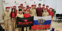 Экскурсию и мастер-класс для юнармейцев провёл сахалинский художник Максим Дернов - Минкультуры Сахалинской области