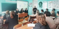 В Алексеевском округе в рамках мероприятия «Неделя безопасности» сотрудники полиции приняли участие в общешкольных собраниях. - Алексеевский городской округ