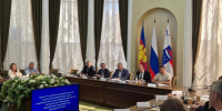 Председатель комитета Городского Собрания Сочи по вопросам предпринимательства, инвестиций, информатизации и связи, потребительского рынка Александр Бурляев провёл заседание комитета - Городское Собрание