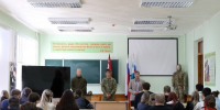 Военнослужащие Росгвардии провели патриотическую встречу со студентами Белгородского университета кооперации, экономики и права - Росгвардия