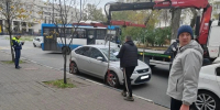 На улице Репина в Ульяновске 6 машин эвакуировали на штрафстоянку - Комсомольская правда