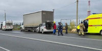 (фото) На М-5 столкнулись легковушка и грузовой автомобиль. Есть пострадавший - TltGorod.Ru