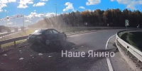 Видео: Легковушка влетела в ограждение на КАД у Янино  - 47 новостей