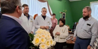 С Днем рождения, дорогая наша Каринэ Александровна! - Медицинский центр им. В.П. Аваева