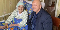 Единороссы продолжают поздравлять долгожителей Альметьевского района - Единая Россия