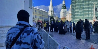 Росгвардейцы обеспечили безопасность праздничного богослужения в Троице-Сергиевой Лавре - Росгвардия