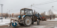 В Магадане на уборку тротуаров от снега вышла техника КЗХ - Мэрия города Магадана