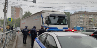 За взятки в Новосибирске арестовали двух инспекторов ГАИ и директора автошколы - Precedent.TV