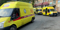 Спасатели эвакуировали с острова Попова мужчину, на которого упали строительные леса - NewsVl.Ru