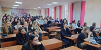 Молодогвардейцы рассказали иркутским студентам, кто такой волонтёр и зачем он нужен - Единая Россия