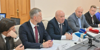 Сергей Кравчук обсудил с депутатами Хабаровской гордумы развитие транспорта и городской застройки - Телеканал Хабаровск