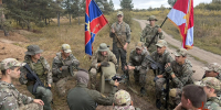 Ко Дню СОБР сотрудники Росгвардии из Иркутска провели полевой выход для воспитанников военно-патриотического центра «Вымпел — Байкал» - Росгвардия
