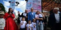 Александр Дрозденко трогательно поздравил женщин с Днем беременных - 47Channel.Ru