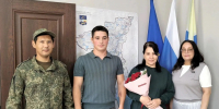 Боец из Астраханской области получил награду за службу в зоне СВО - Комсомольская Правда