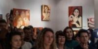 В Новокузнецке открыли выставку Евы Гладченко «Здесь тепло» - Управление культуры