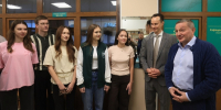 Губернатор Волгоградской области поддержал прививочную кампанию личным примером - Родной город Волгоград