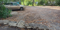 Самодельные парковки во дворах: может, и не поймают, но могут оштрафовать - Gorod48.ru