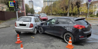 В Кирове столкнулись Skoda и Kia: пострадала женщина - Комсомольская Правда