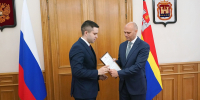 Беспрозванных вручил жилищные сертификаты ещё десяти медикам - Kgzt.Ru