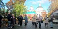 Экскурсию для слабовидящих провели в Псково-Печерском монастыре - Pln-Pskov.Ru