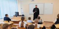 лагочинный Удомельского округа провел беседу со школьниками - Удомельское Благочиние