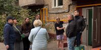 Сегодня и.о. главы управы района Котловка Никита Павловский провёл выездное рабочее совещание по контролю за состоянием дворовых территорий и подъездов. - Район Котловка