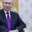 Путин "на ногах" пообщался с Алиевым в Туркмении - M24.Ru