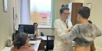 В Сургутской поликлинике №2 продолжили акцию «Детские ладошки V руках Югры» - Центр медицинской профилактики