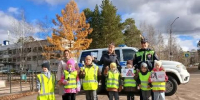 Дошкольники останавливали машины и напоминали водителям о безопасности в Новой Игирме - Baikal24.Ru