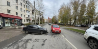 В Сыктывкаре девушка на чёрной Lada Granta не пропустила красный Chevrolet Spark - ИА Комиинформ