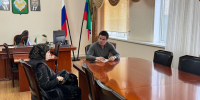 В Новолакском районе прошёл приём граждан у заместителя главы района - Сетевое издание Голос времени