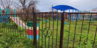 В селе Рыбное выполнены работы по частичной замене ограждения детской площадки.. - Мотыгинский район