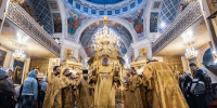 Митрополит Балтийский и Светлогорский Серафим отслужил в обители Литургию - Псково-Печерский Монастырь