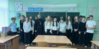Настоятель Николо-Песковского храма города Орла протоиерей Сергий Артамохин встретился с учениками 7 «В» класса средней общеобразовательной школы № 33. 8 октября 2026 года, г.Орел - Орловская и Ливенская епархия
