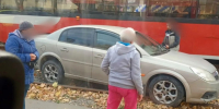 В Криволучье водитель заехал на рельсы и не смог выбраться - ИА Тульские новости