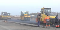 Более 320 человек и 128 единиц техники задействовано на работах по реконструкции аэропорта Семязино - Телеканал Вариант