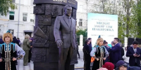 «Дань уважения целому поколению»: в Уфе поставили памятник Мидхату Шакирову - Комсомольская правда