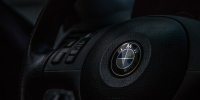 Белый BMW устроил переполох в Петербурге — «Перехват» вывел на след пристава - Neva.Today