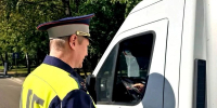 Инспекторы ГАИ стали показывать водителям шокирующее кино - Chehov-Vid.Ru