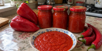 Острый соус из перца на зиму: варим с чесноком и доводим крахмалом до густоты - Кубанские Новости