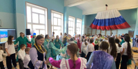 Праздник национального единства объединил 13 образовательных учреждений района, которые представили около 160 юных талантов. - Волжская новь