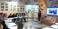Интерактивное мероприятие «Мир на кончиках пальцев» провели в Свердловском краеведческом музее - Администрация города Свердловска и Свердловского района