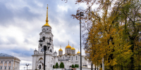 За Божественной литургией в Свято-Успенском кафедральном соборе митрополиту Никандру сослужил глава Луганской митрополии - Владимирская епархия